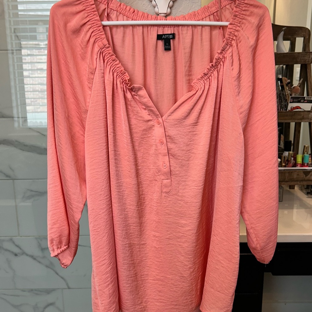 Apt. 9 Women's Peach blouse